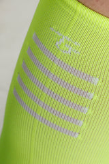Media Ciclismo con Compresion Pantorrillera Verde Neon